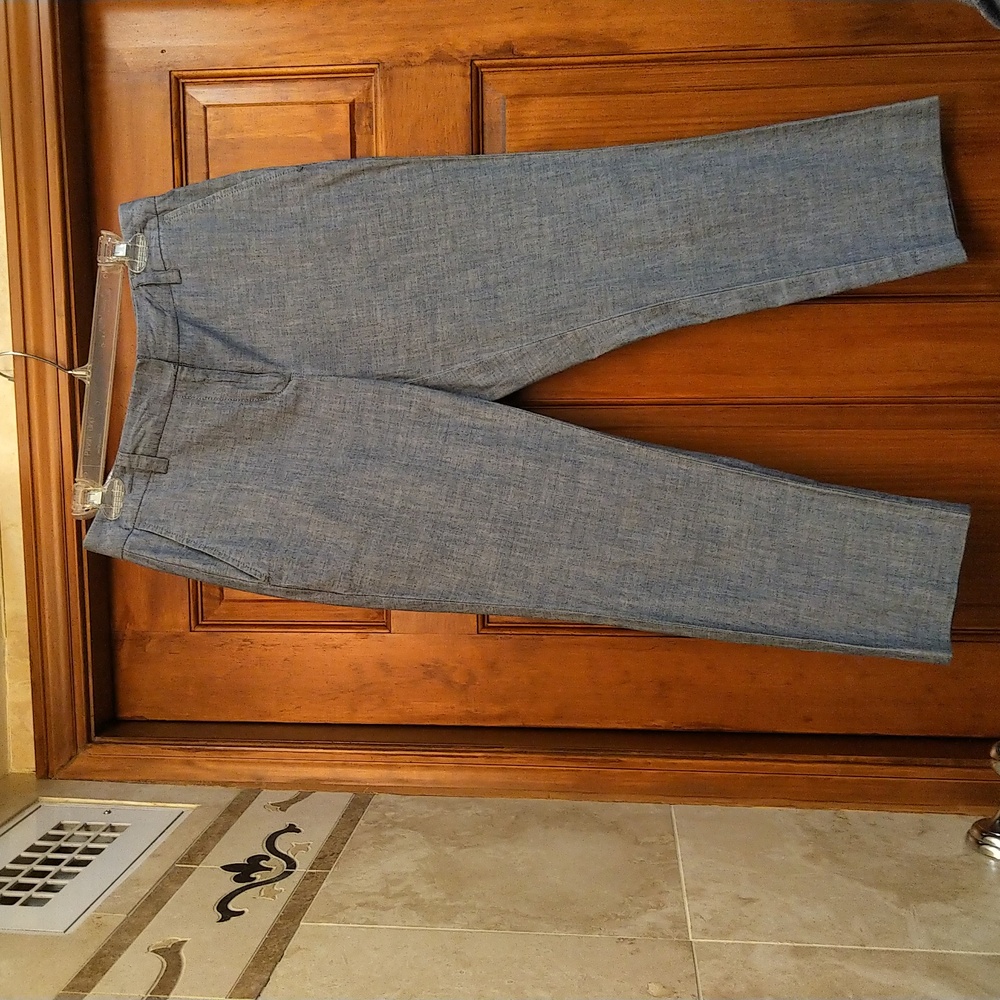 Lands' End chambray blue size 4P Mid Rise straight leg capris